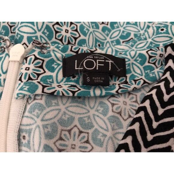 Ann Taylor Loft Romper Shorts Size Small Bell Sleeve Geometric Circle V-Neck - Picture 7 of 14